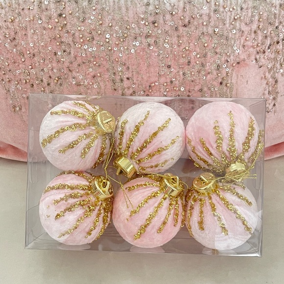 NWT Set of 6 velvet christmas pink gold ornaments - Picture 5 of 8